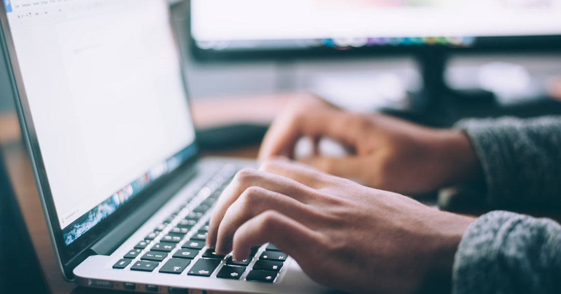 Posture et Productivité : Comment un Bon Maintien Améliore la Conce... — posture productivite, maintien concentration, ergonomie performance travail | Orthoptimal